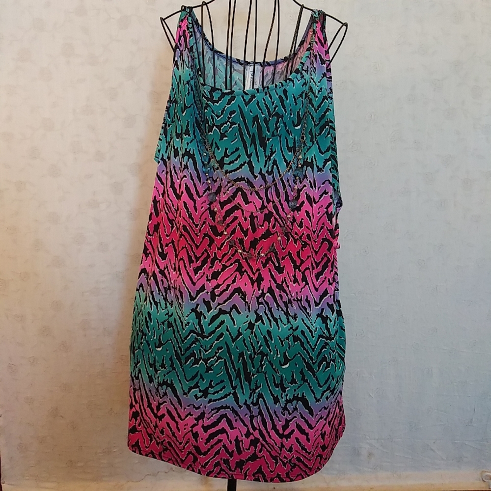 Women's plus size cold shoulder w/necklace